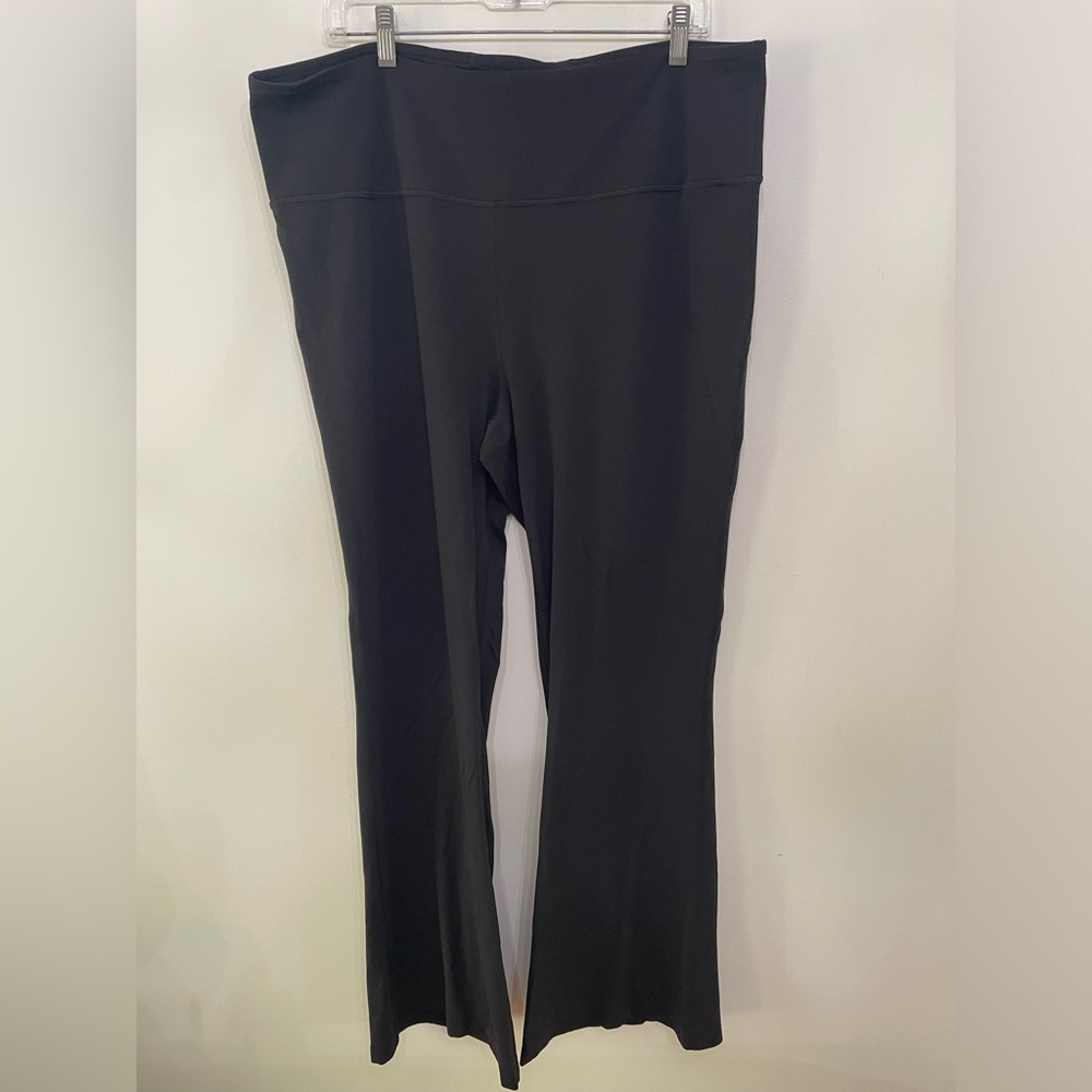 NWOT lululemon athletica Groove Super High Rise Flared Pant - Picture 2 of 9